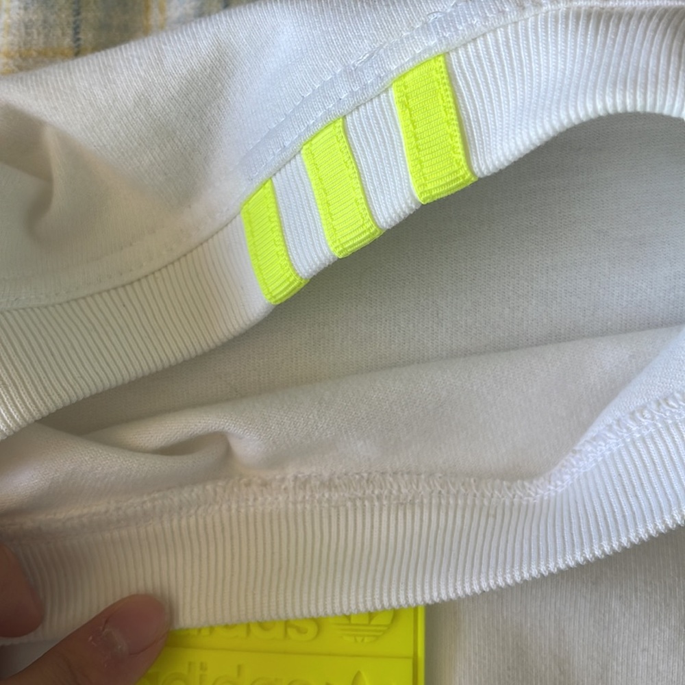 Adidas TSHIRT - Picture 7 of 10